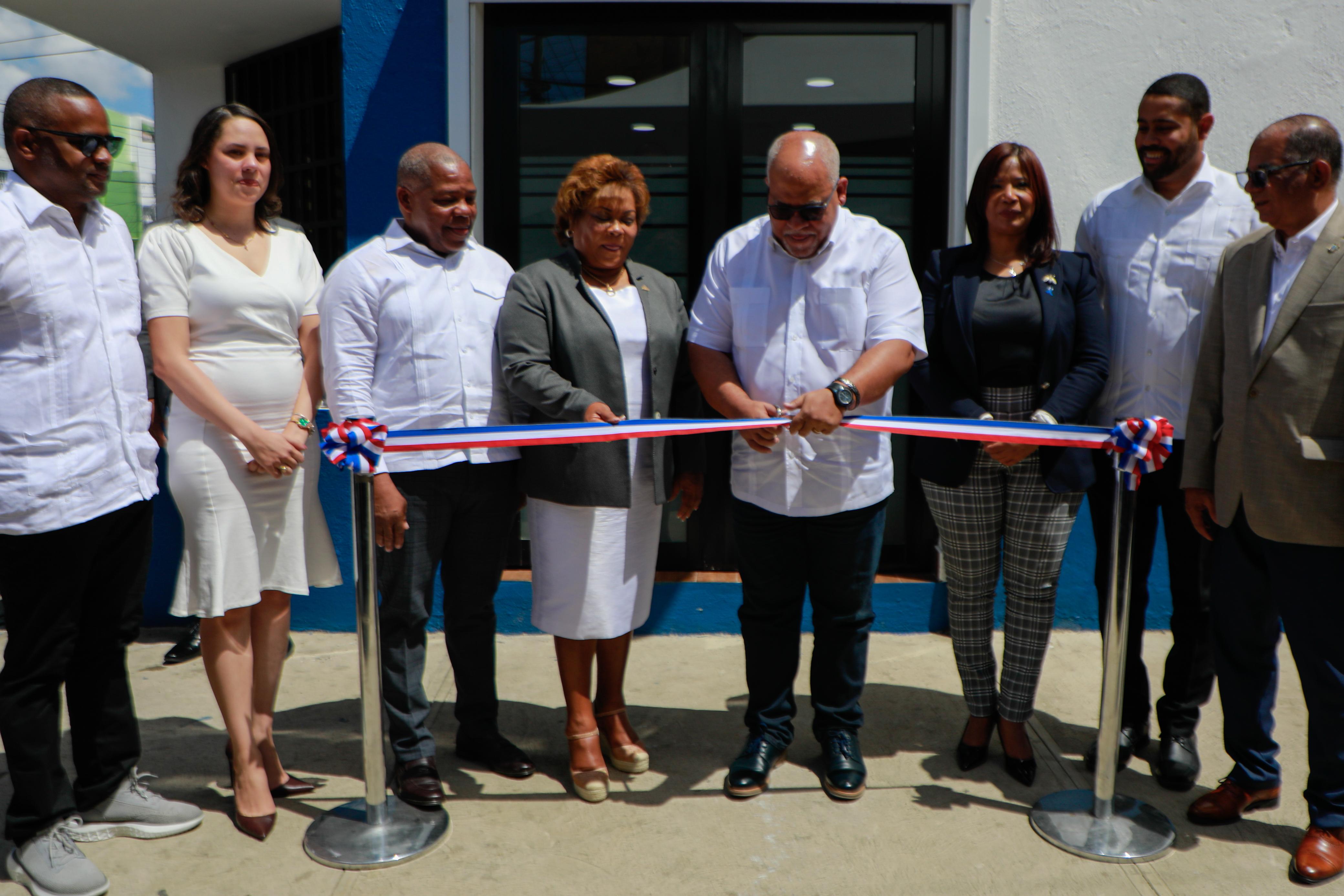 Promipyme entrega remodelación de su oficina en Los Mina para fortalecer servicios a emprendedores